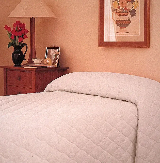 1C75842 71-Inch X 102-Inch Bedspread, Twin Fitted, Bone, 1-Pack